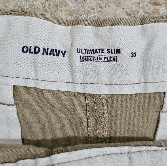Old Navy Flat Front 7" Shorts Size 33 Khaki Chinos 5 Pockets Ultimate Slim - Picture 4 of 6